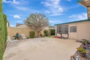10685 Lynn Cir, Cypress, CA 90630 - Photo 23