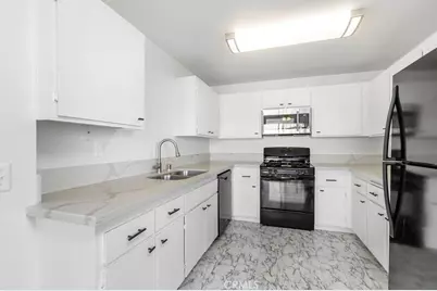 409 Utica #C-29, Huntington Beach, CA 92648 - Photo 5