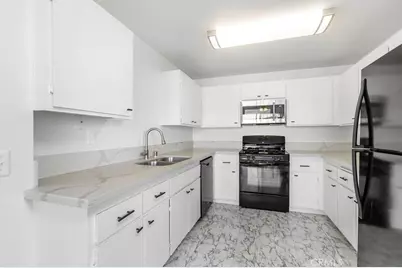 409 Utica #C-29, Huntington Beach, CA 92648 - Photo 5