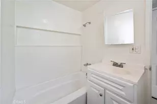 213 E 87th Pl, Los Angeles, CA 90003 - Photo 15
