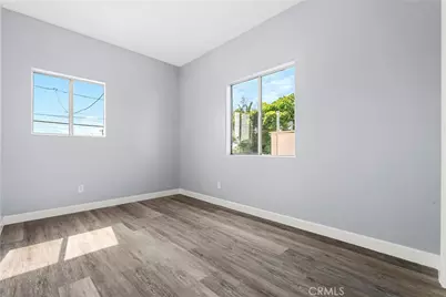 10406 Avalon Boulevard, Los Angeles, CA 90003 - Photo 11