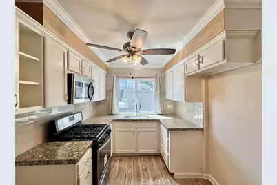 2910 S Greenville #H, Santa Ana, CA 92704 - Photo 3