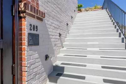 209 E Whittley, Avalon, CA 90704 - Photo 9