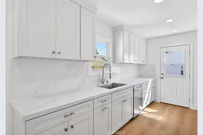 155 Pasadena, Tustin, CA 92780 - Photo 7