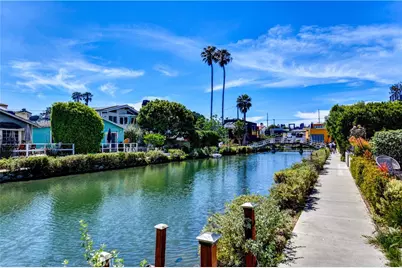 223 Howland Canal, Venice, CA 90291 - Photo 37