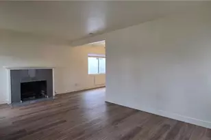 341 10th, Seal Beach, CA 90740 - Photo 3