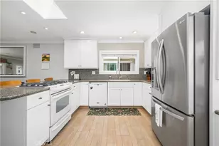 140 12th St, Seal Beach, CA 90740 - Photo 15