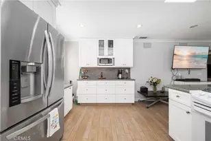 140 12th St, Seal Beach, CA 90740 - Photo 9