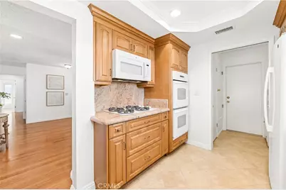16372 Redlands, Huntington Beach, CA 92647 - Photo 9