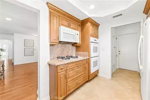 16372 Redlands, Huntington Beach, CA 92647 - Photo 9