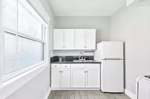 463 W 6th, Long Beach, CA 90802 - Photo 3