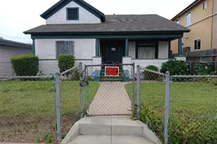 940 W 78th St, Los Angeles, CA 90044 - Photo 1