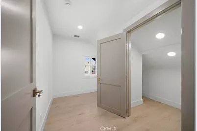1676 W 24th, Los Angeles, CA 90007 - Photo 29
