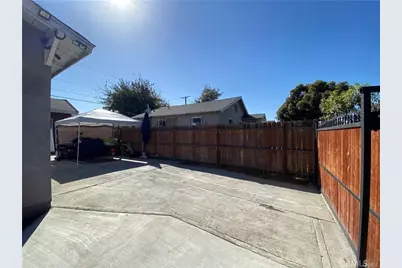 1018 W 67th, Los Angeles, CA 90044 - Photo 3