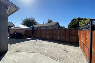 1018 W 67th, Los Angeles, CA 90044 - Photo 3
