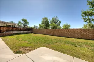 27151 Quail Creek Dr, Moreno Valley, CA 92555 - Photo 5