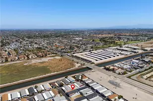 21851 Newland Square, Huntington Beach, CA 92646 - Photo 55