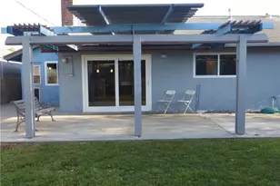 8881 Albatross Dr, Huntington Beach, CA 92646 - Photo 15