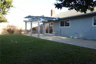 8881 Albatross Dr, Huntington Beach, CA 92646 - Photo 17