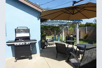 8881 Albatross Dr, Huntington Beach, CA 92646 - Photo 25