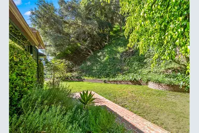 1821 Mandeville Canyon, Los Angeles, CA 90049 - Photo 47