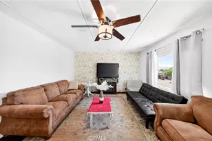 15668 Calico, Victorville, CA 92395 - Photo 19