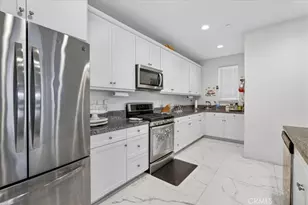 9701 Hawkeye Ln, Anaheim, CA 92804 - Photo 13