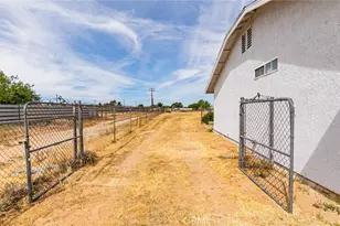 14280 Navajo, Apple Valley, CA 92307 - Photo 21