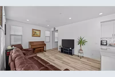 16282 Meadowhouse Avenue, Chino, CA 91708 - Photo 15