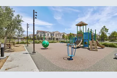 16282 Meadowhouse Avenue, Chino, CA 91708 - Photo 43