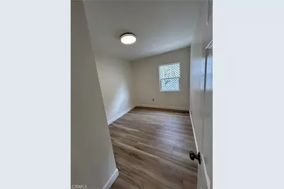 2033 W Burnett Street, Long Beach, CA 90810 - Photo 9