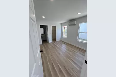2033 W Burnett Street, Long Beach, CA 90810 - Photo 27