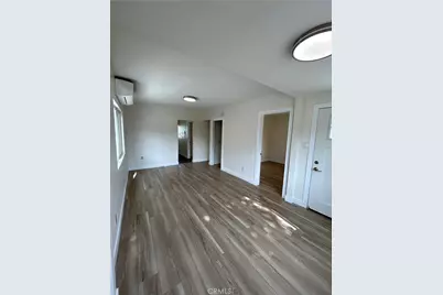 2033 W Burnett Street, Long Beach, CA 90810 - Photo 5