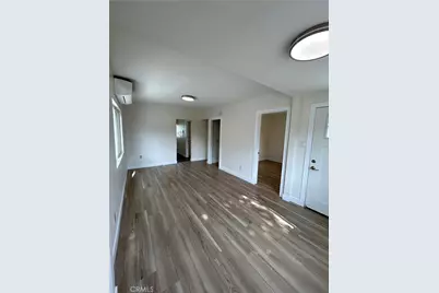 2033 W Burnett Street, Long Beach, CA 90810 - Photo 5