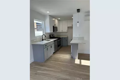 2033 W Burnett Street, Long Beach, CA 90810 - Photo 13