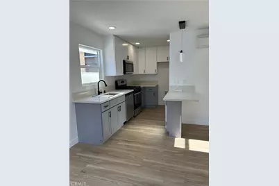 2033 W Burnett Street, Long Beach, CA 90810 - Photo 13