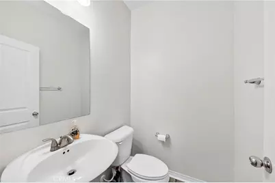 928 E Twill Court, Anaheim, CA 92802 - Photo 11