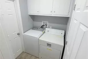 5651 Radford Ave, Valley Village, CA 91607 - Photo 29
