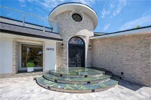 16572 Carousel, Huntington Beach, CA 92649 - Photo 9