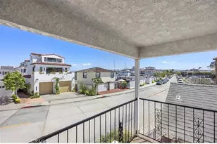 805 W Bay, Newport Beach, CA 92661 - Photo 9