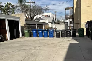 733 N Ridgewood Pl, Los Angeles, CA 90038 - Photo 15
