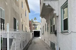 733 N Ridgewood Pl, Los Angeles, CA 90038 - Photo 13