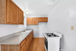 1053 S Oxford Ave, Los Angeles, CA 90006 - Photo 11