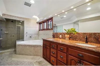 112 Santa Ana Avenue, Long Beach, CA 90803 - Photo 27