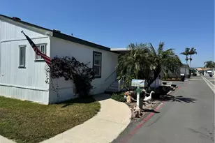 39 Spruce Via, Anaheim, CA 92801 - Photo 3