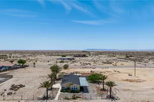 783 Molokai, Thermal, CA 92274 - Photo 31