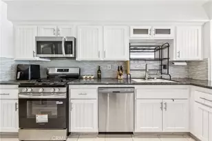 512 S Hollydale, Anaheim, CA 92808 - Photo 17