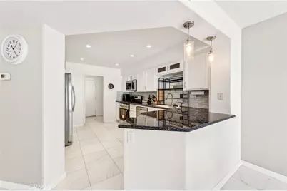 512 S Hollydale, Anaheim, CA 92808 - Photo 15