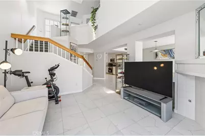 512 S Hollydale, Anaheim, CA 92808 - Photo 13