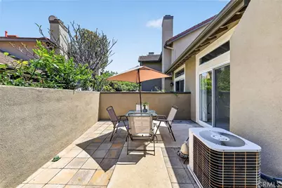 512 S Hollydale, Anaheim, CA 92808 - Photo 39